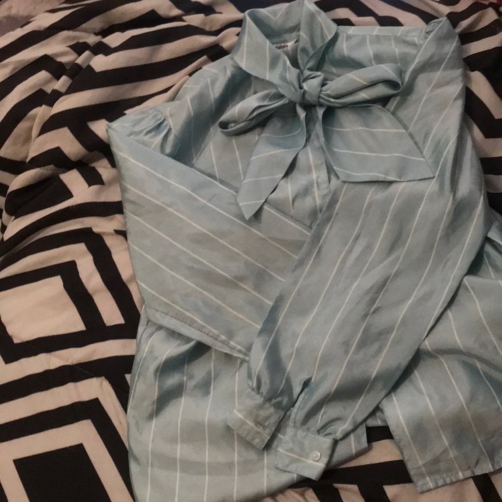 Bow collar long sleeve